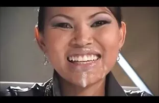 Mollige kurzhaarige Schlampe bekommt ihr Make-up mit einem schlampigen Blowjob nackte alte frauen kostenlos ruiniert